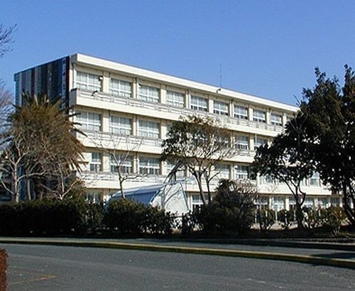 近くの鬼崎北小学校まで982m(徒歩13分)