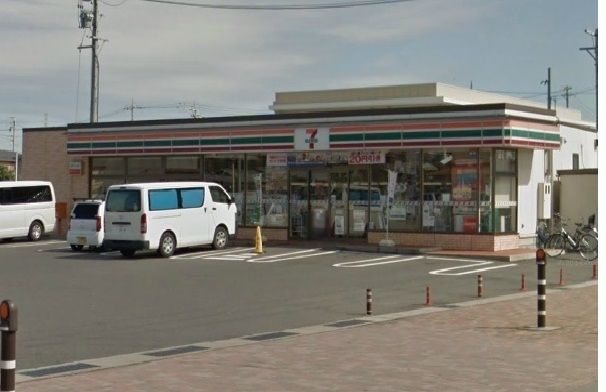 近くのセブンイレブンまで350m（徒歩5分）