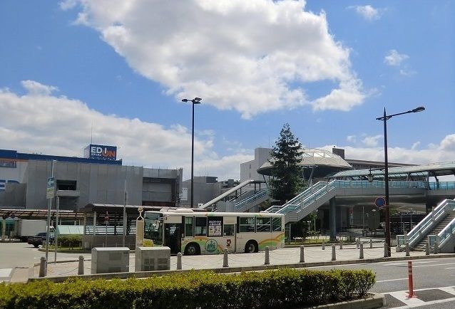 近くの駅まで1,700m（徒歩22分）
