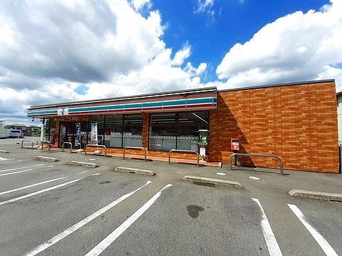 近くのセブンイレブンまで1,400m（徒歩18分）