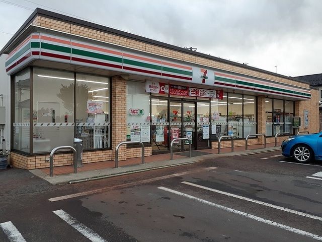 近くのセブンイレブン下越京ヶ瀬店まで650m(徒歩9分)