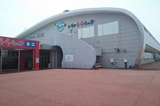 近くのららみゅうまで6,400m（徒歩80分）