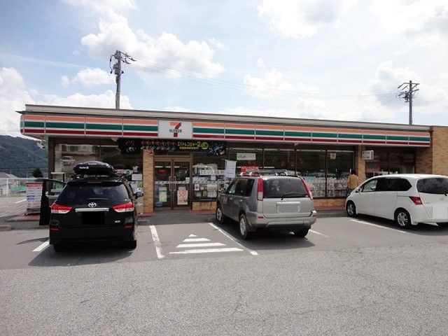 近くのセブンイレブン東部滋野店まで600m(徒歩8分)