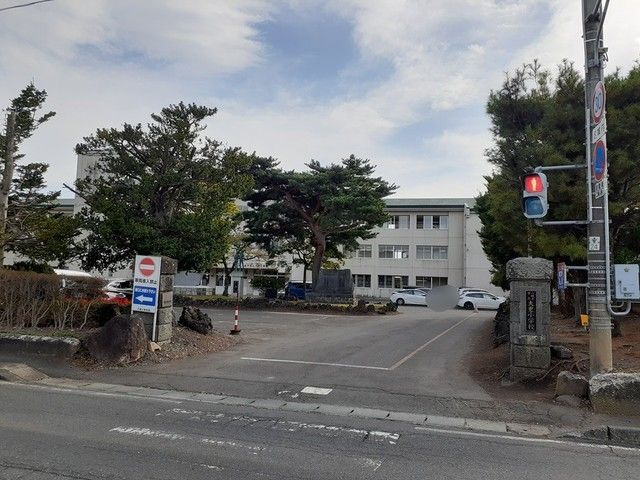 近くの八幡平市立大更小学校まで1,066m（徒歩14分）