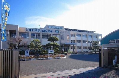 近くの菊池南中学校まで1,500m（徒歩19分）