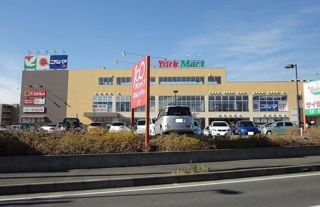 近くのヨークタウンまで1,100m(徒歩14分)