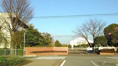 近くの辺見小学校まで700m（徒歩9分）