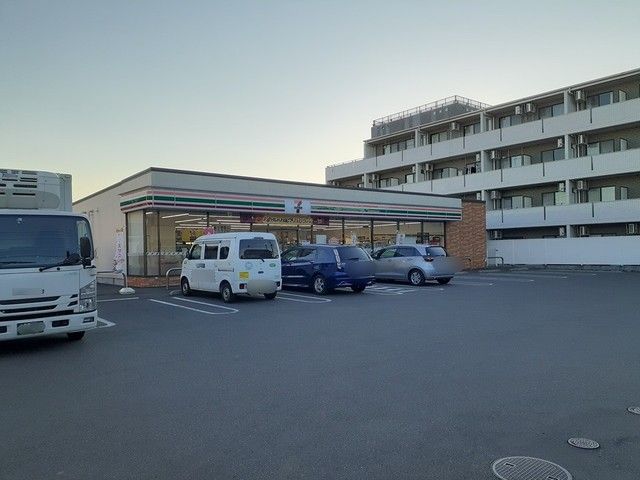近くのセブンイレブンまで223m（徒歩3分）