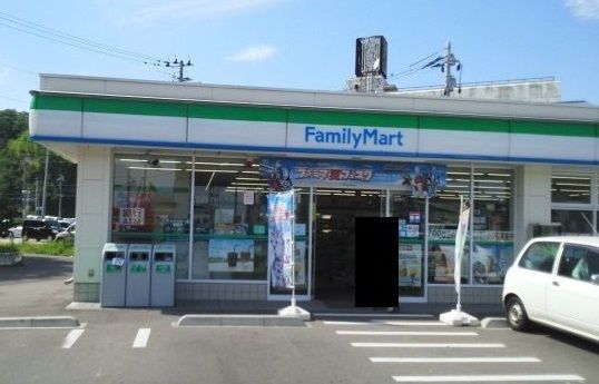 近くのコンビニまで1,000m（徒歩13分）