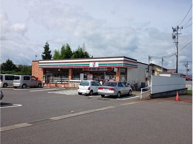近くのセブンイレブン会津石堂町店まで100m（徒歩2分）