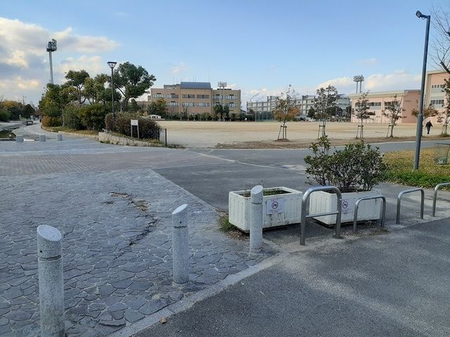 近くの鴨公園まで426m(徒歩6分)
