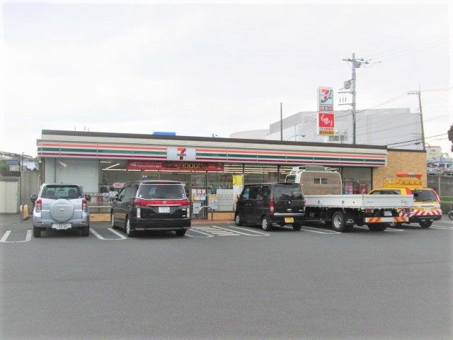近くのコンビニまで350m（徒歩5分）