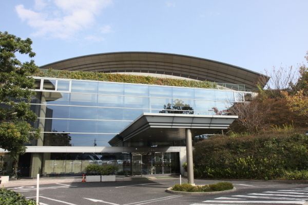 近くの名東スポーツセンターまで1,600m（徒歩20分）