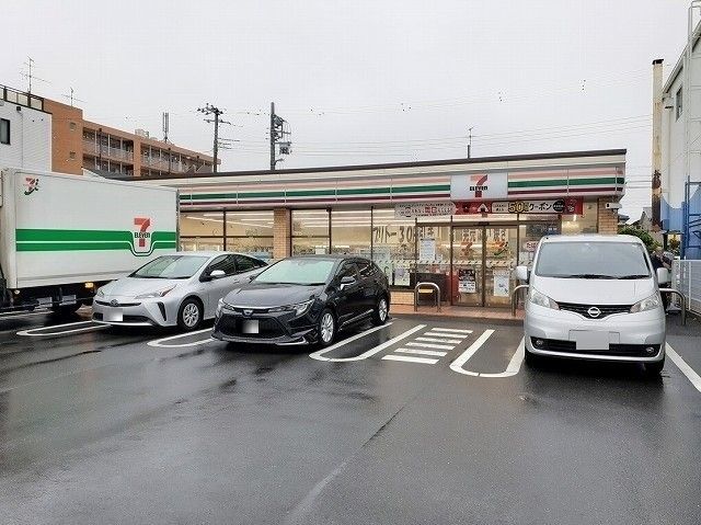 近くのセブンイレブンまで742m(徒歩10分)