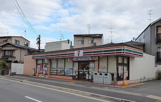 近くのセブンイレブンまで81m（徒歩2分）