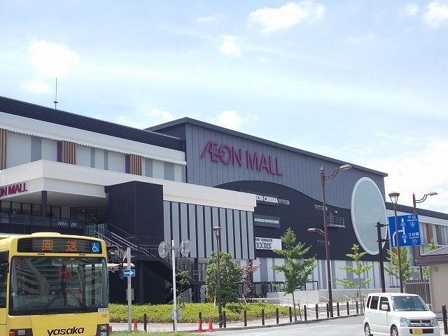 近くのイオンモール京都桂川まで890m（徒歩12分）