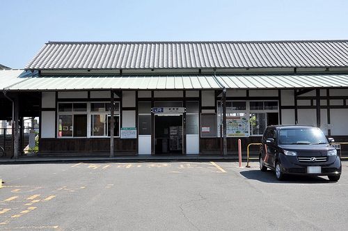 近くのＪＲ畝傍駅まで600m（徒歩8分）