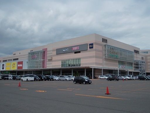 近くのイオンモール旭川西店まで1,400m（徒歩18分）
