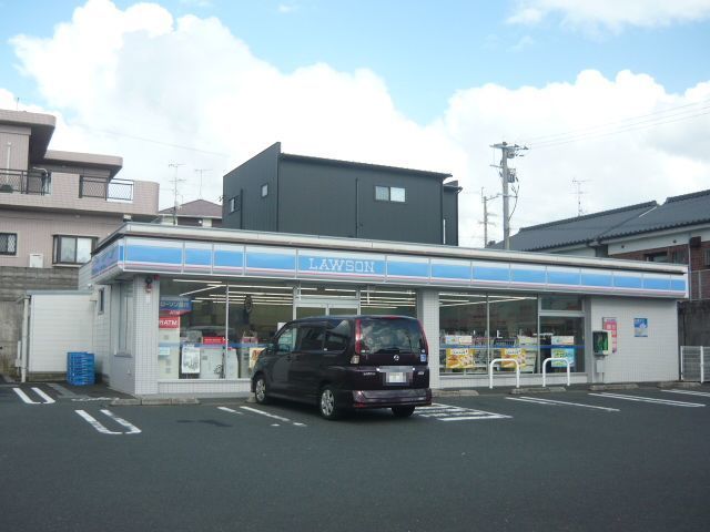 近くのローソン吉野花棚店まで200m（徒歩3分）
