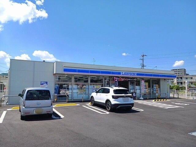 近くのローソン八日市東本町店様まで560m(徒歩7分)