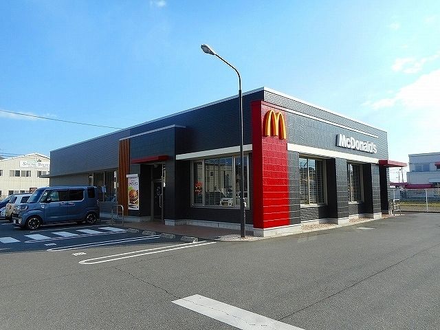 近くのマクドナルド福山神辺店まで2,500m（徒歩32分）