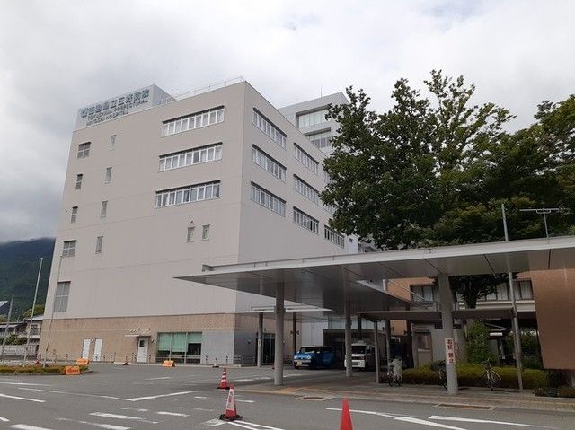 近くの県立三好病院まで3,700m(徒歩47分)
