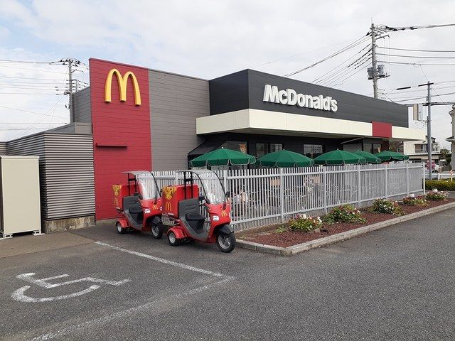 近くのマクドナルドまで1,130m（徒歩15分）