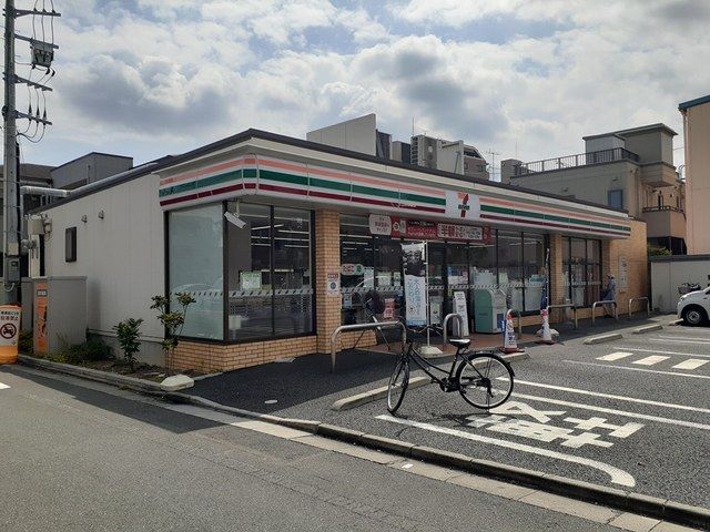 近くのセブンイレブンまで352m(徒歩5分)