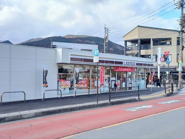 近くのローソン 湯布院駅前通り店まで1,700m（徒歩22分）