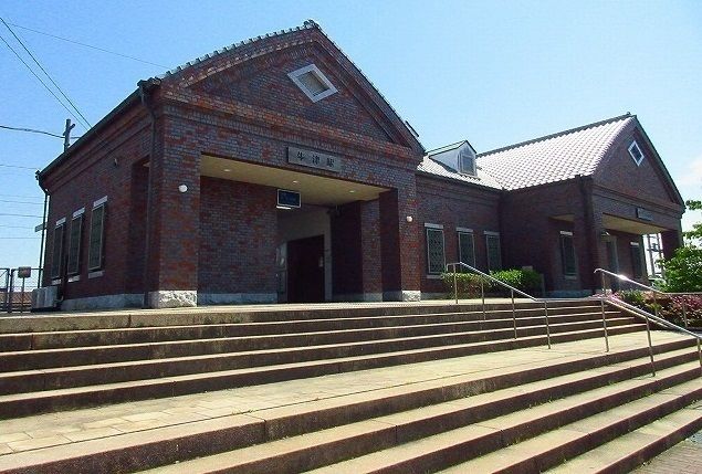 近くの牛津駅まで400m(徒歩5分)