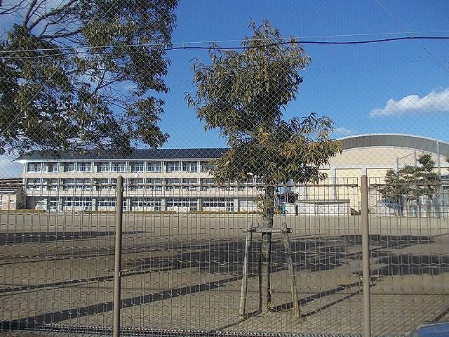 近くの北方町立北方南小学校まで950m（徒歩12分）