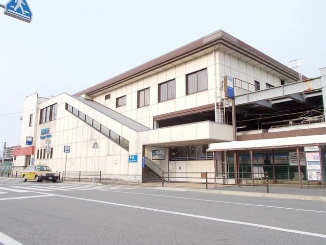 近くの地下鉄貝塚駅まで1,040m（徒歩13分）