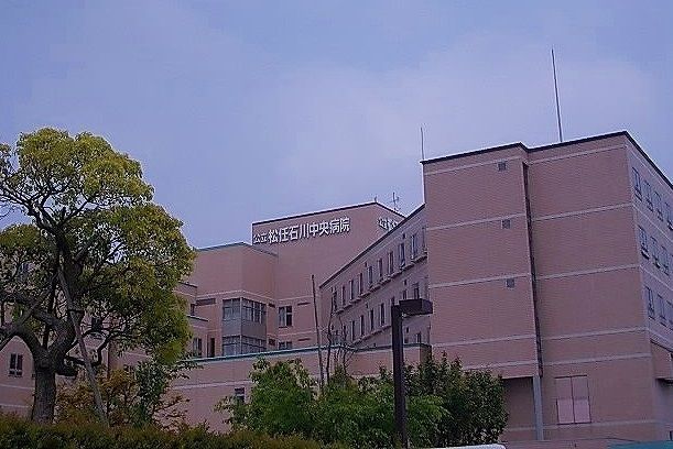 近くの公立松任石川中央病院まで2,400m（徒歩30分）
