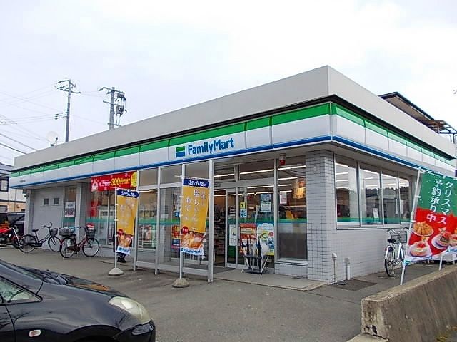 近くのコンビニまで600m（徒歩8分）