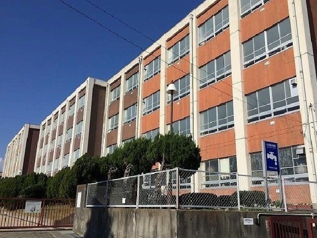 近くの南陽小学校まで100m(徒歩2分)