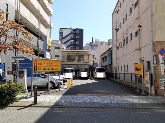 近くのコインパーキングまで40m（徒歩1分）