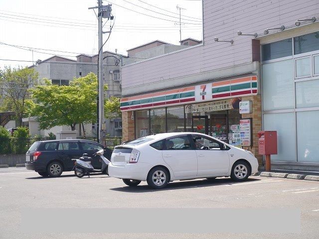 近くのセブンイレブン林泉寺２丁目店まで550m（徒歩7分）