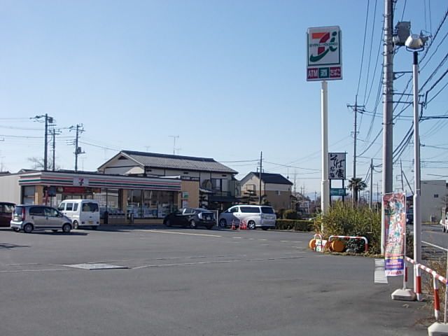 近くのコンビニまで900m（徒歩12分）