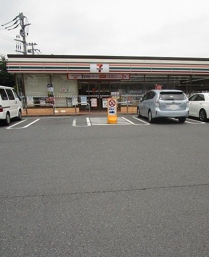 近くのコンビニまで350m（徒歩5分）