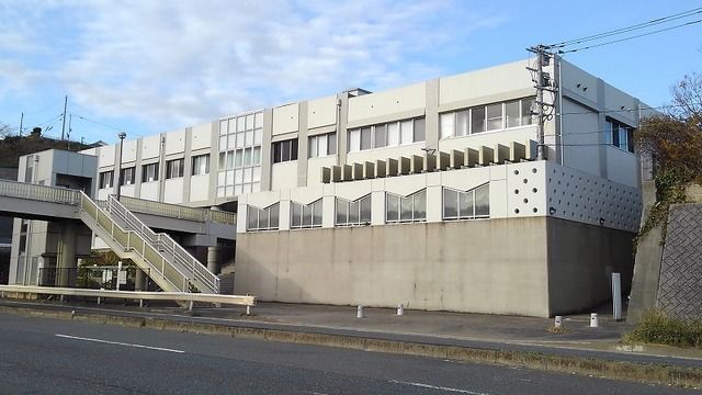 近くの新門司地区複合施設まで400m（徒歩5分）