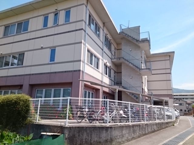 近くの栗林病院様まで350m（徒歩5分）