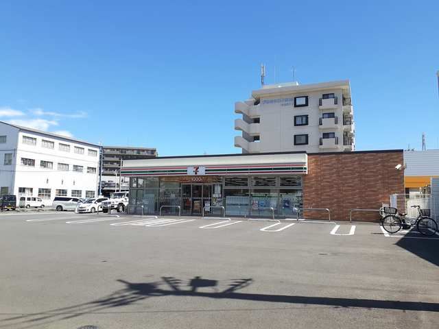 近くのセブンイレブンまで118m（徒歩2分）