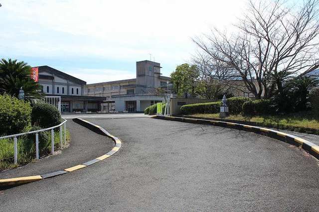 近くの立花小学校まで1,300m(徒歩17分)
