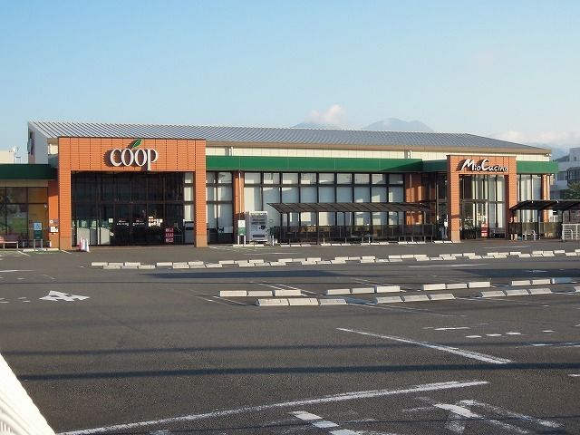 近くのスーパーまで120m（徒歩2分）