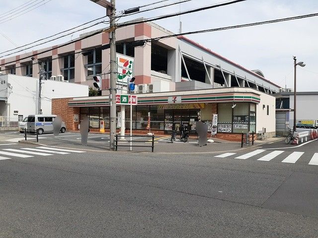近くのコンビニまで120m（徒歩2分）