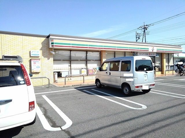 近くのセブンイレブン甲府大里店まで150m(徒歩2分)