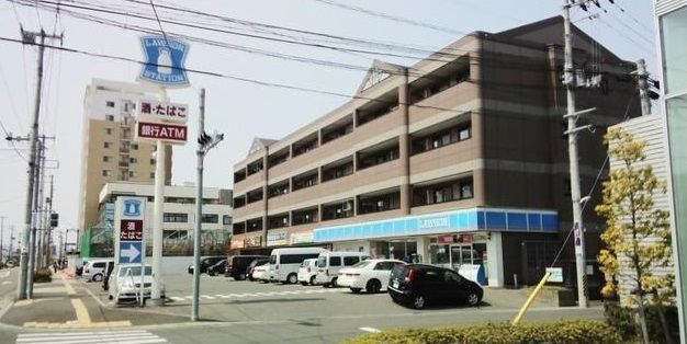 近くのローソン仙台伊在店まで240m（徒歩3分）