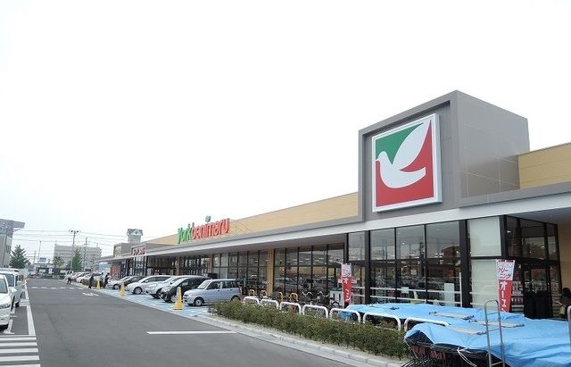 近くのヨークベニマル六丁の目店まで350m（徒歩5分）