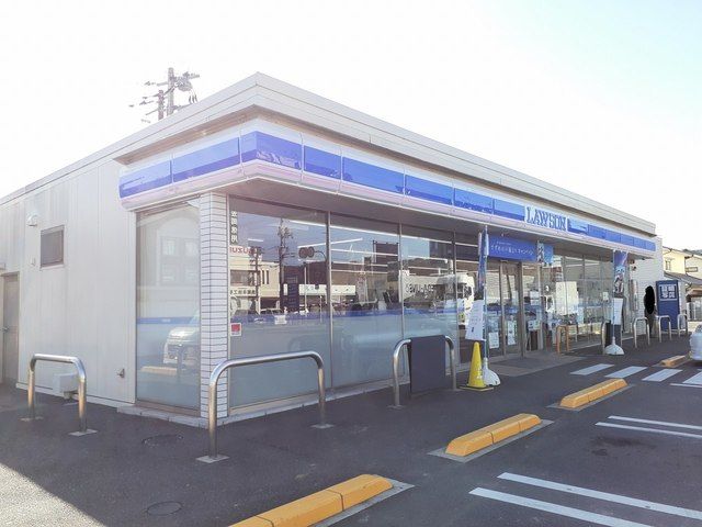 近くのコンビニまで430m（徒歩6分）