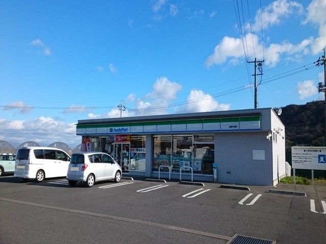 近くのコンビニまで500m（徒歩7分）